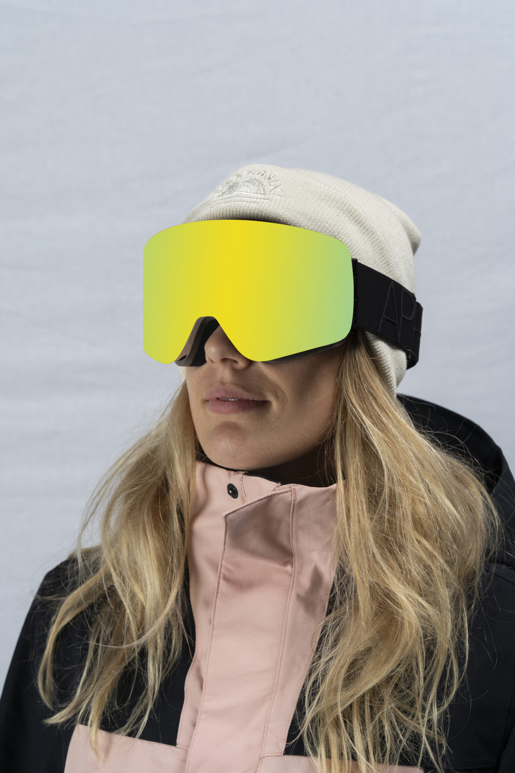 OXIA Black - Gold Lens gallery