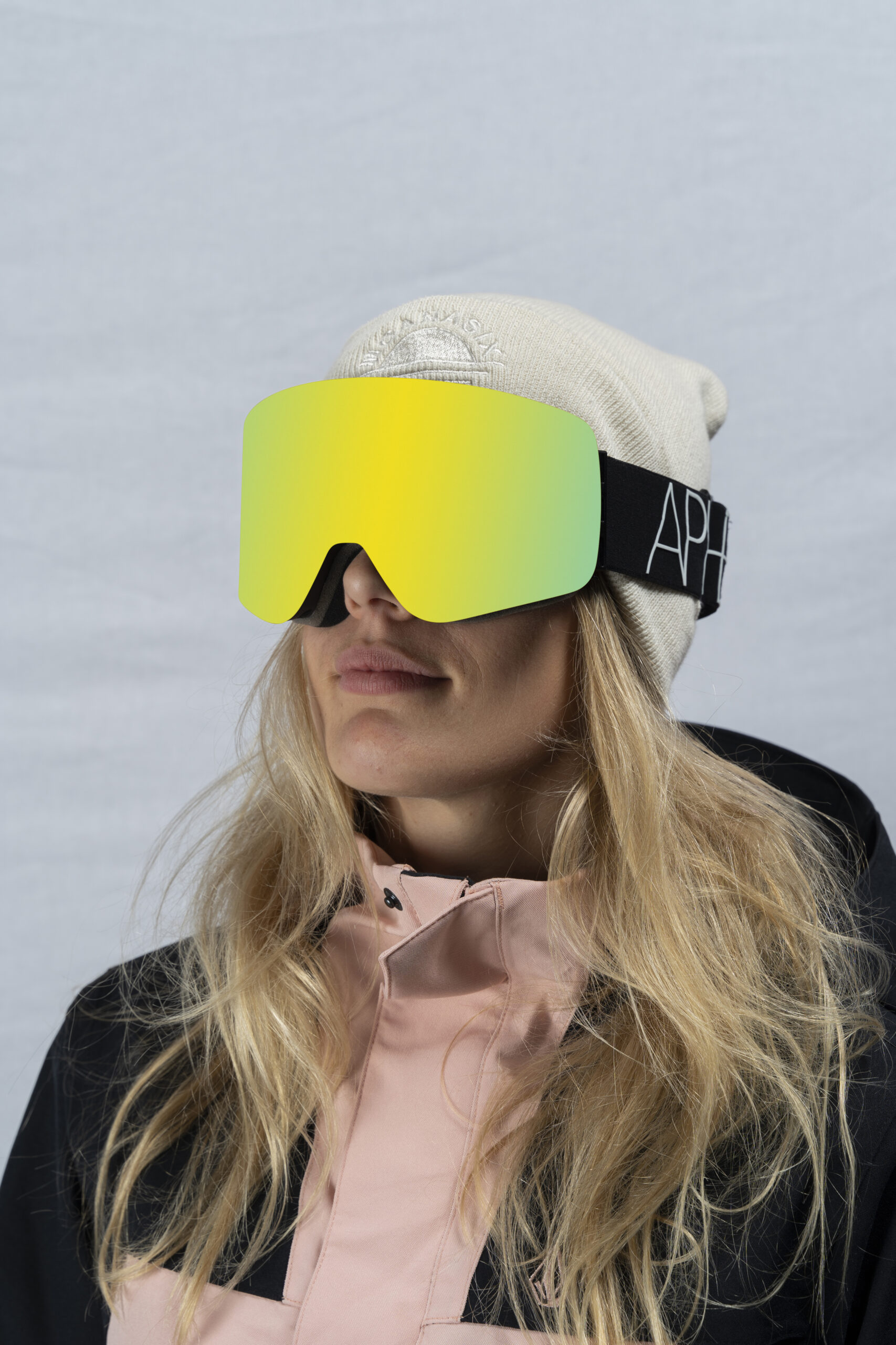 OXIA Black - Gold Lens gallery