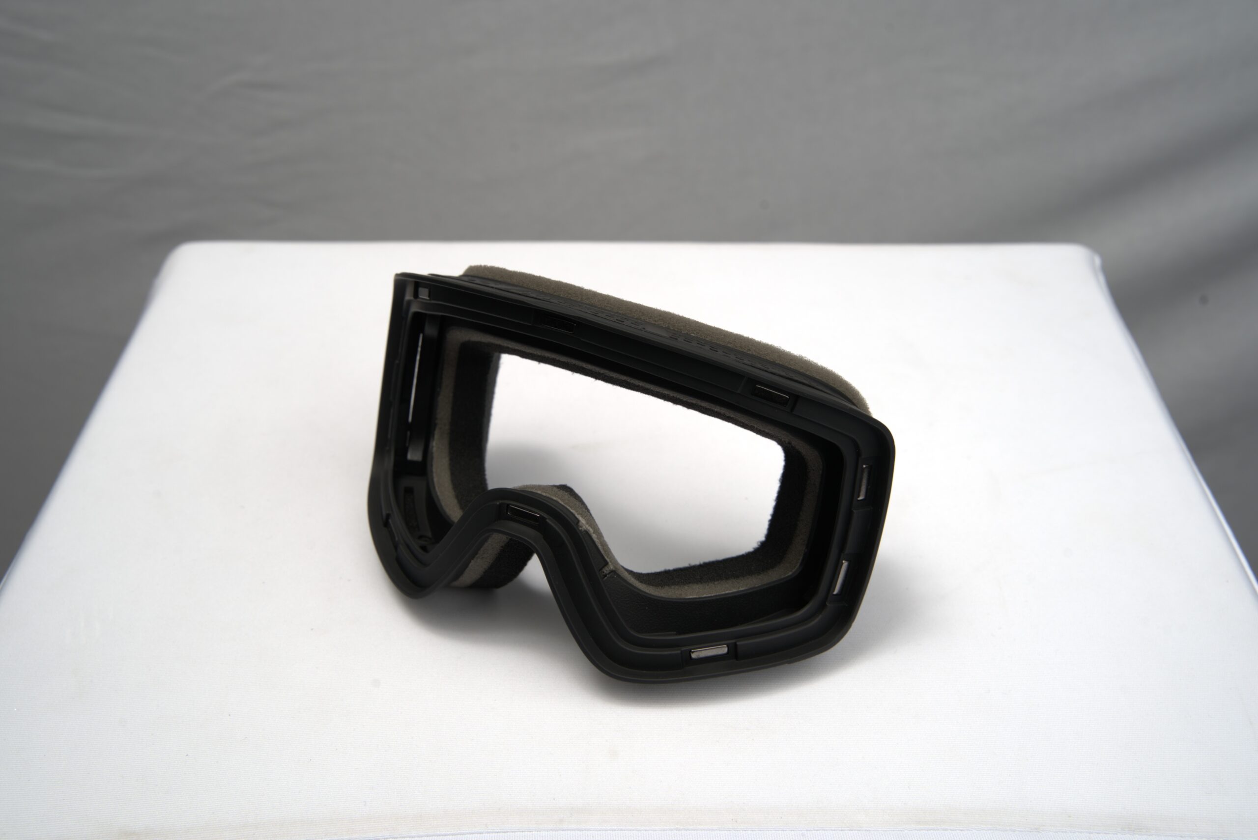 OXIA Black Frame gallery